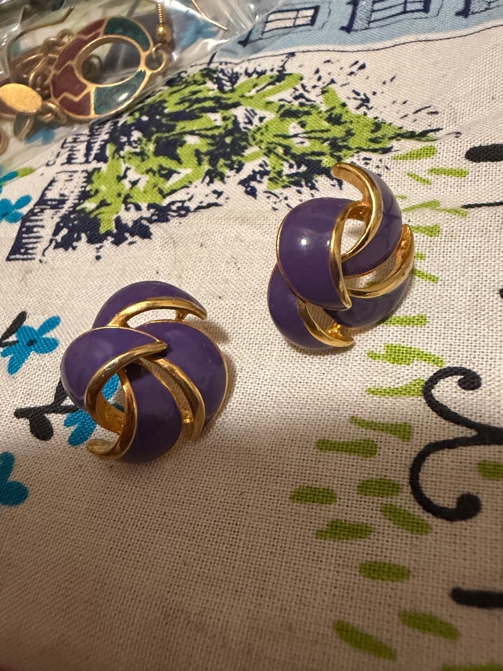 Gold-Tone Purple